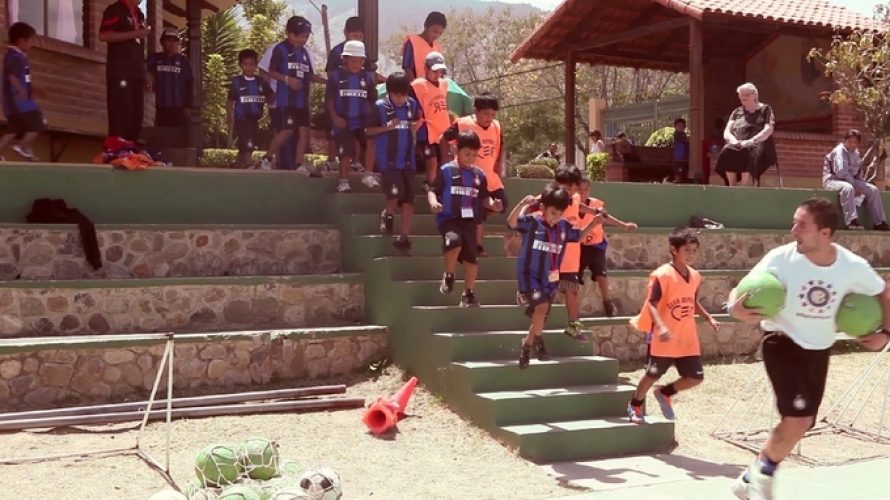 Nel racconto e nelle immagini tutte le emozioni della prima uscita dei bambini del carcere di Cochabamba