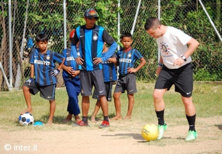 insIEME AI BIMBI DI INTER CAMPUS CAMBOGIA