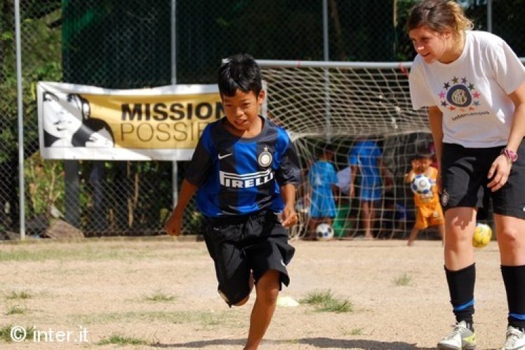 insIEME AI BIMBI DI INTER CAMPUS CAMBOGIA