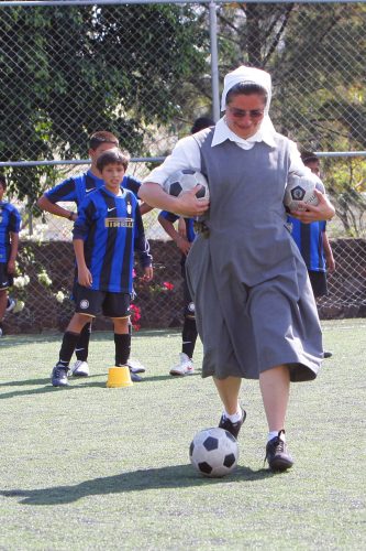 Queretaro – Mexico, April 2010: Images from the technical visit to Inter Campus Mexico on the field of the Institute of the Sisters of Saint Marcellina, who operate in two poor neighborhoods in the Mexican city of Queretaro. Photo: ©Franco Origlia