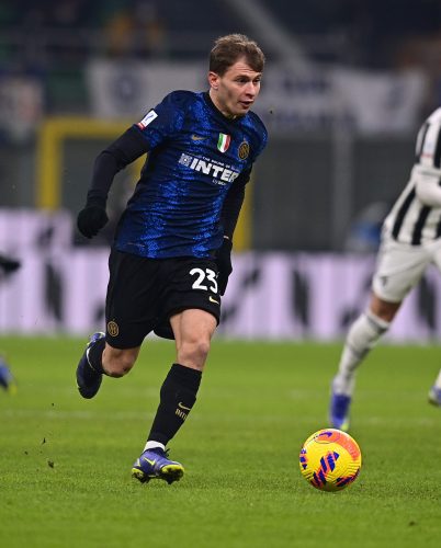 MILAN, ITALY - JANUARY 12: Nicolo Barella of FC Internazionale in action during the Italian Super Cup match between FC Internazionale and Juventus at Stadio Giuseppe Meazza on January 12, 2022 in Milan, Italy. (Photo by Mattia Ozbot - Inter/Inter via Getty Images)