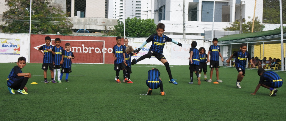 [Salti di gioia per imparare a fidarsi]