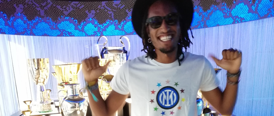 [AY Young in visita all’Inter HQ]