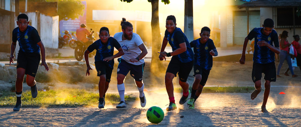 [In campo fino al tramonto con la maglia nerazzurra]