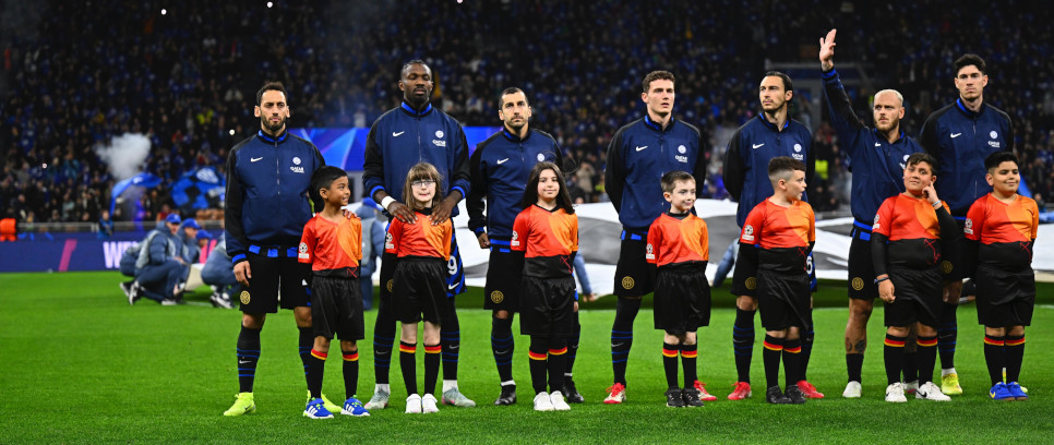 [The Inter Campus children on the pitch before Inter vs. FC Bayern]