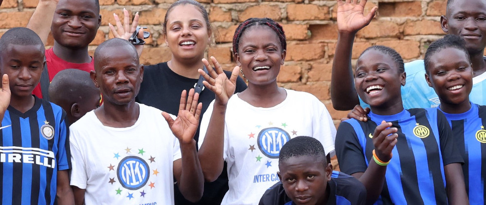 [Insieme a Divine, allenatrice di Inter Campus Congo]